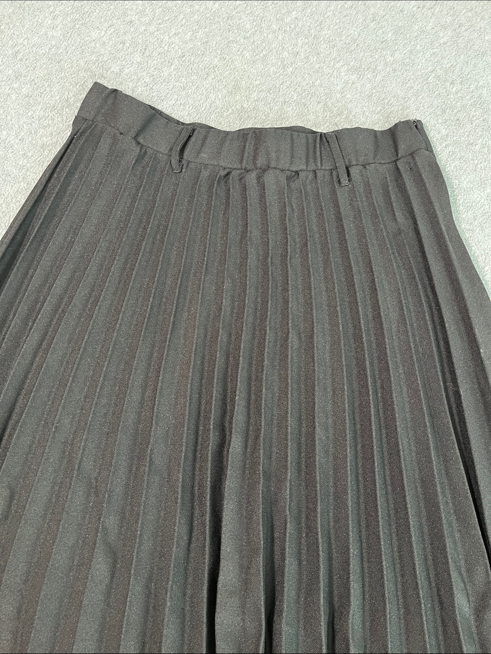 Haute Monde Black Pleated Midi Skirt Medium Moody Preppy Minimalist - Picture 3 of 9